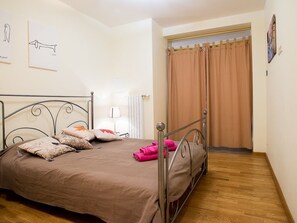 Lovely Bedroom of Park View Studio 2