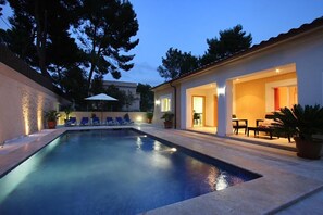 Villa Medina, Cala Sant Vicenç (2)