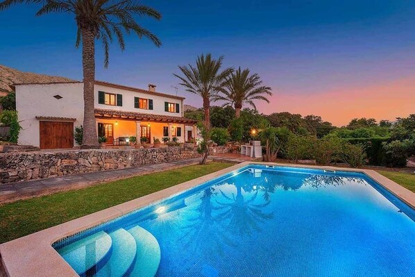 Villa Clavet, Cala Sant Vicenç (1)