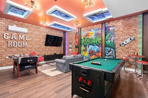 Game Room: Pool, Air Hockey, Foosball, PS4