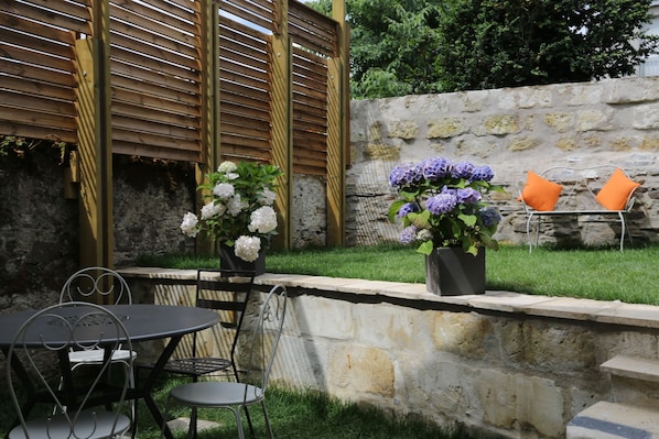 Private walled garden