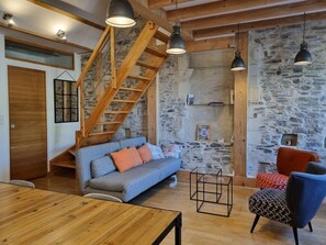 Living room with 2-person sofa bed