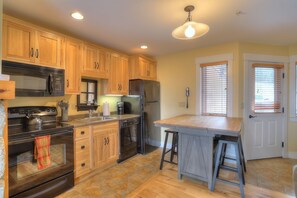 Fully applianced kitchen