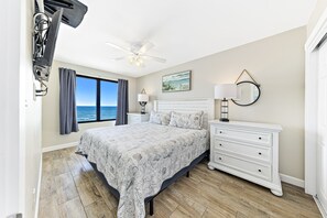 Master Bedroom with King Size Bed with Private Master Ensuite