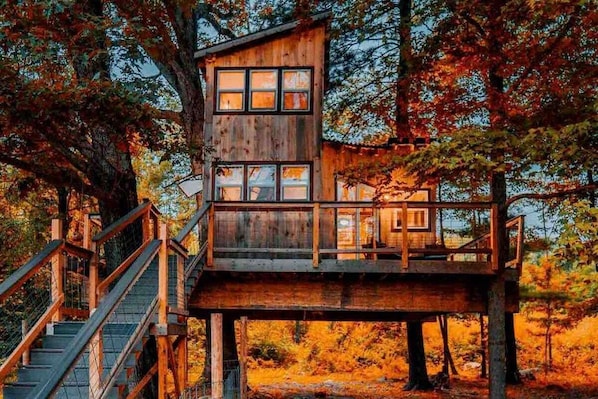 Treehouse in Connecticut