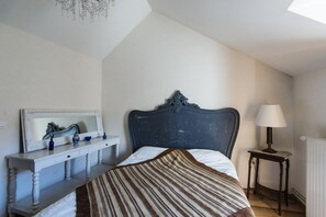 Bedroom floor 1