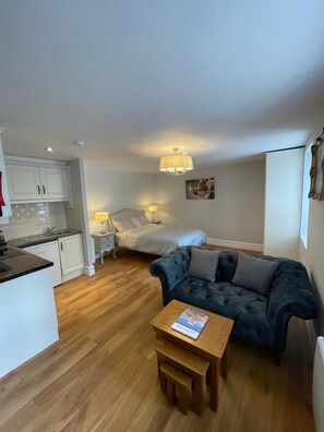 Living Room / Lounge