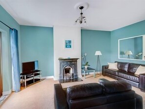 Living Room / Lounge