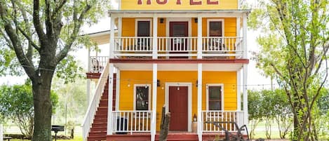 Check-in to Yellow Hotel
