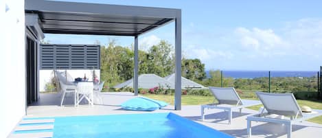 Villa Wow : private pool and sea view