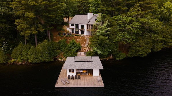 Falcon’s Nest Cottage bird’s eye view 