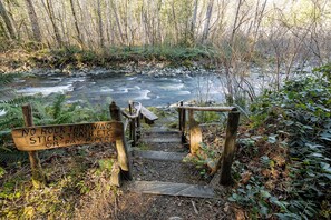 Easy access for all ages to the Wallace River