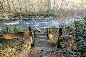 Easy access for all ages to the Wallace River