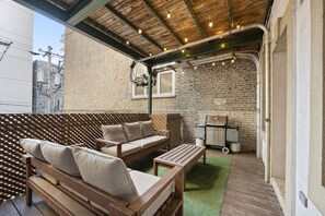 Enjoy the large outdoor patio in the middle of Chicago!