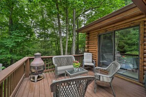 Private Deck | Fire Pit