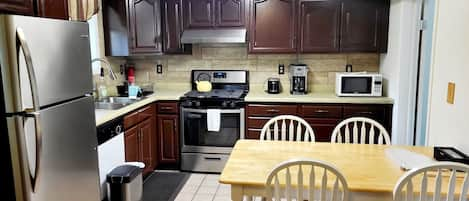 Kitchen/dining area