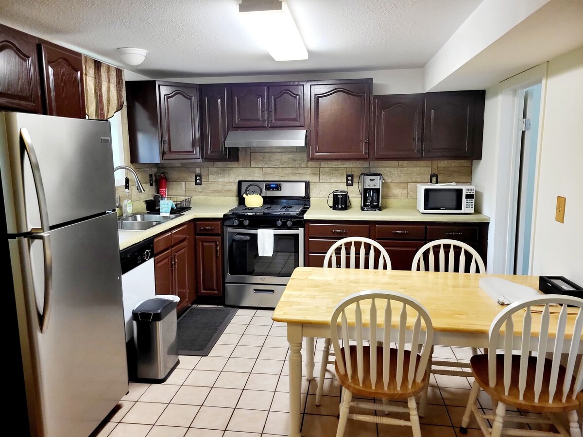 Private and spacious apartment close to Cornell in quiet residential area.