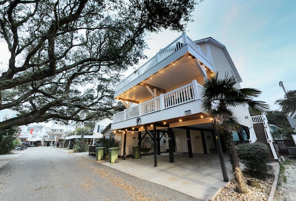 Derby Shores, nestled in on Seahorse Lane, is a cozy vacation spot.