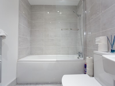 Quad room-Luxury-Private Bathroom-Occupancy 4