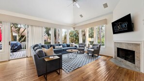 Comfortable Living Room Overlooking Pool