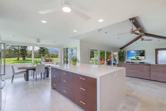 Emmalani Oasis - Luxe Designer Home with stunning Mountain Views