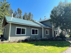 West wing of lodge.