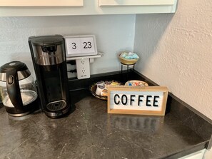 Kaffee und/oder Kaffeemaschine