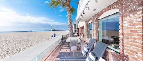 This oceanfront vacation home puts you at the foot of the soft sand beaches of Newport!