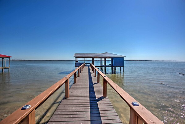 Quinlan Vacation Rental | 4BR | 3BA | 3,104 Sq Ft | Step-Free Access