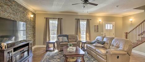 Massanutten Vacation Rental | 3BR | 2.5BA | 1,872 Sq Ft | Free WiFi