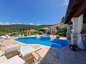 terrace Villa with swimming pool, common area