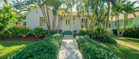 Historical Coco Plum Cottage Vacation Rental