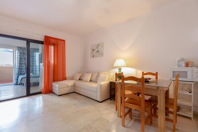 Holiday Apartment Edificio Apolo with Terrace & Air Conditioning; Street Parking Available