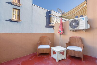 Holiday Apartment Edificio Apolo with Terrace & Air Conditioning; Street Parking Available