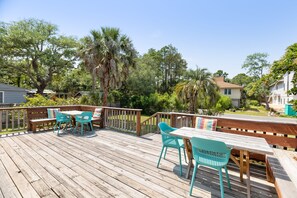 Large Open Deck with Outdoor Dining