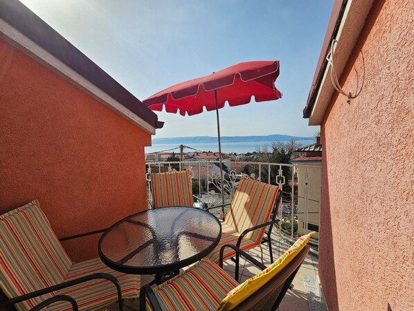 balcony with sea view