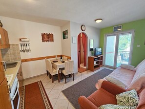 living - dining room, kitchen