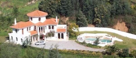 The Villa and pool