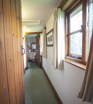 Pig Wig Cottage Hallway to Bedrooms