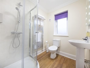 en-suite shower