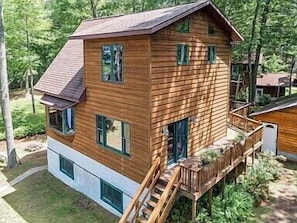 3 story home with walk around deck 