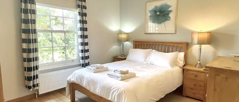 Old Post cottage main bedroom