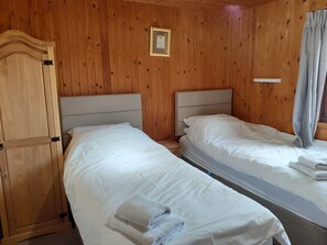 Lodges 2/3 High Pike/Warnell bedroom 3 all single beds