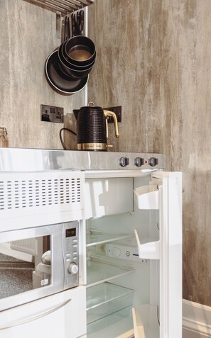 Thistle - Studio Apartment