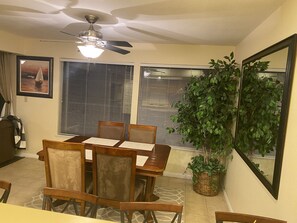 Dining room 