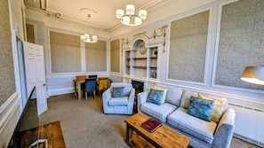 Living Room / Lounge