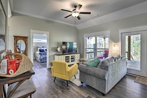 Living Room | Stairs Required | Free WiFi | Central A/C & Heat | Smart TV