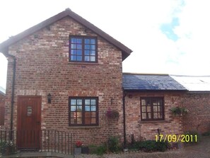 Wash House Cottage No1