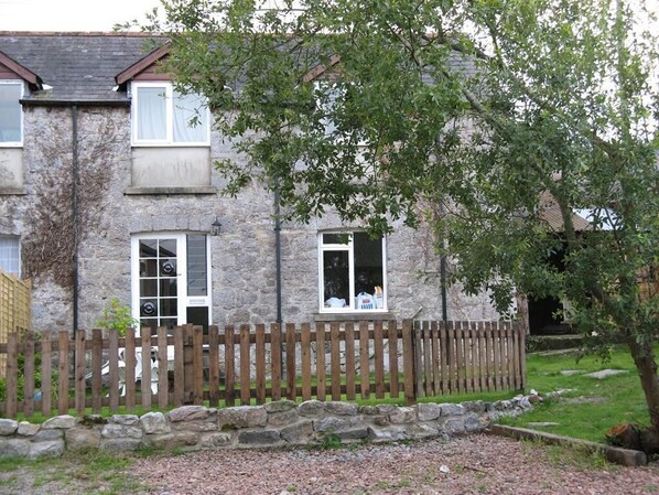 Stable cottage