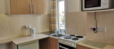 Fully equipped kitchen area - Flat 3